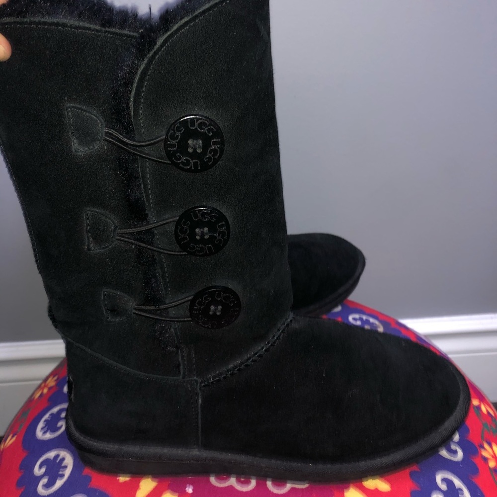 barely worn black Bailey Button Uggs